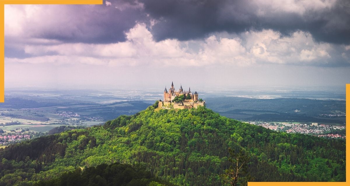 Burg Hohenzollern auf der Schwäbischen Alb. Foto via Canva
