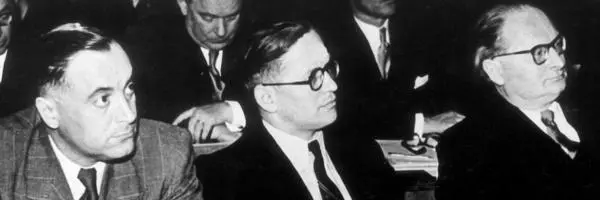 Konstituierende Sitzung der Verfassung gebenden Versammlung 1952; BHE und SPD-Fraktion mit Karl Mocker - Kurt Angstmann - Willy Lausen