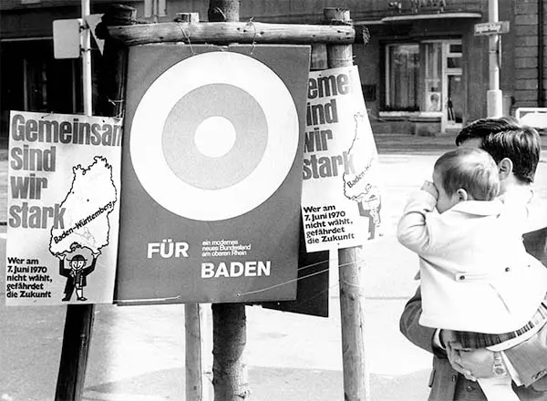 Wahlplakate für den Volksentscheid vom 7. Juni 1970 in Mannheim. Foto: picture-alliance/dpa | Barfknecht