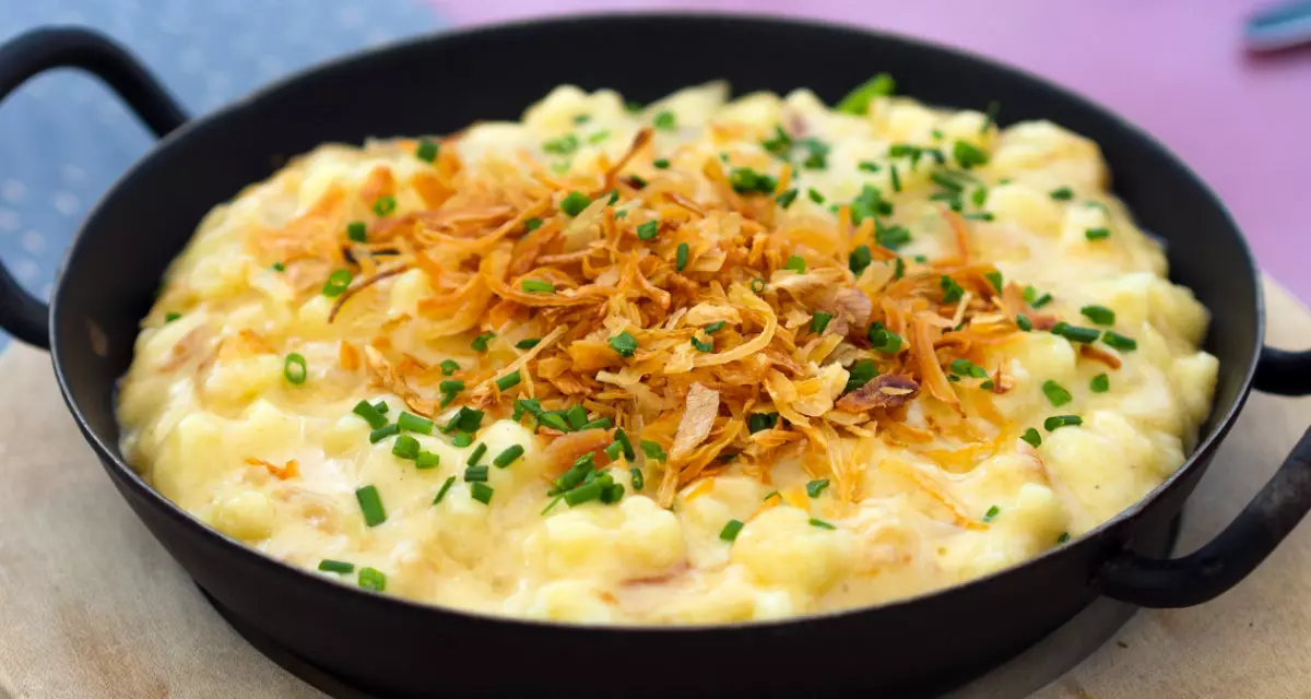 Käsespätzle | Wikimedia Commons | Takeaway | CC BY-SA 4.0